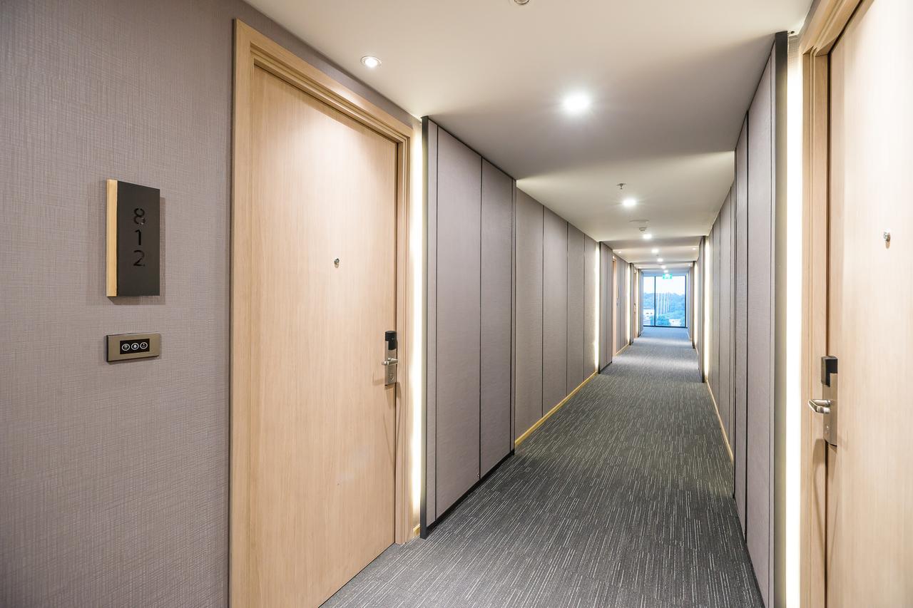 Arize Hotel Sri Racha Сирача Экстерьер фото
