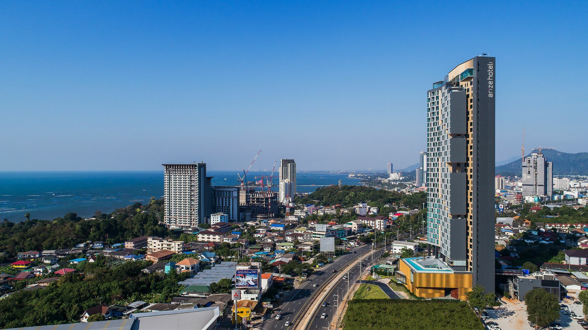 Arize Hotel Sri Racha Сирача Экстерьер фото