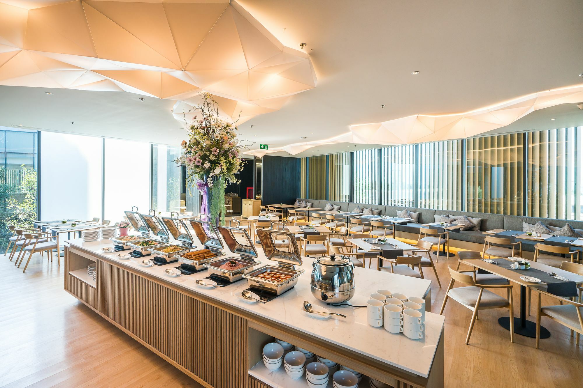 Arize Hotel Sri Racha Сирача Экстерьер фото