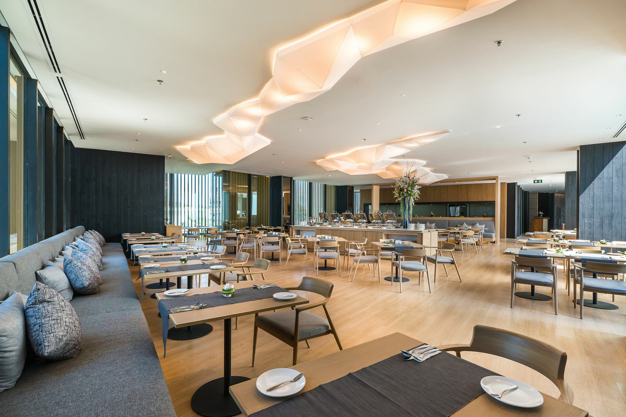 Arize Hotel Sri Racha Сирача Экстерьер фото